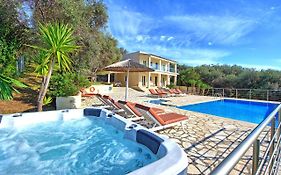 Beachfront Villa Seasun By Posarellivillas