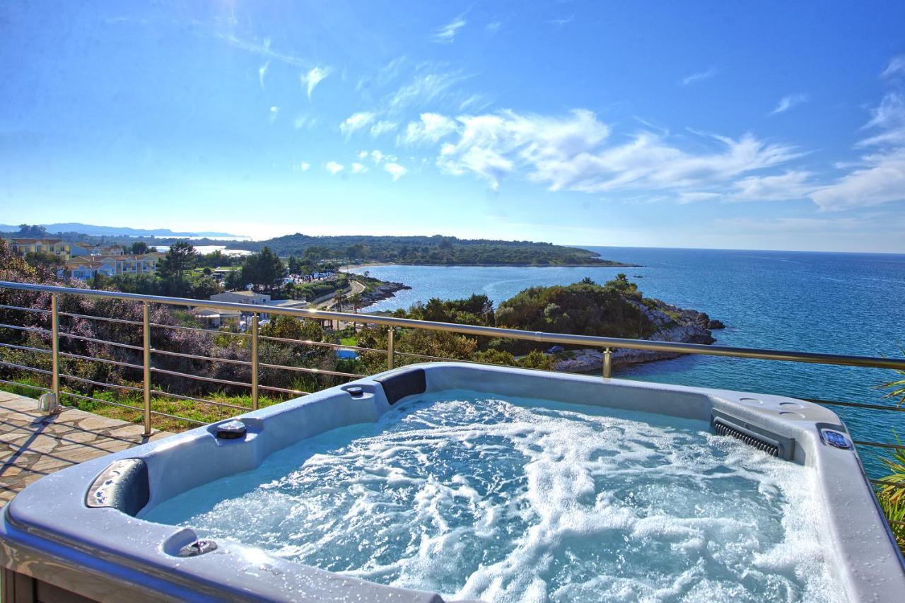 Beachfront Villa Seasun By Posarellivillas Agios Spyridon  Exterior foto
